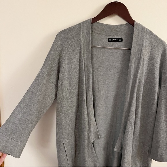 Zara Knit Gray Open Front Notched Hem Cardigan Size Medium - Picture 4 of 8